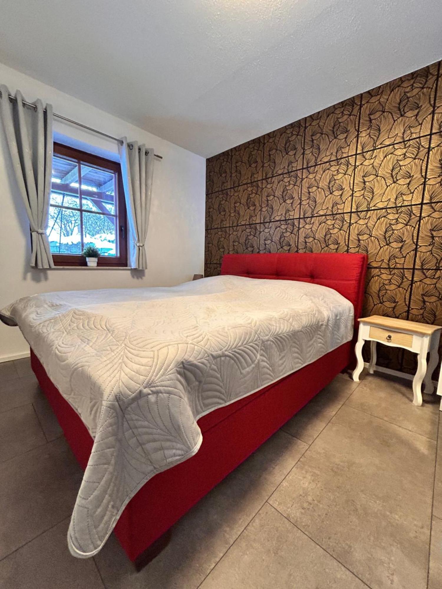 Ferienwohnung Mit Gartennutzung, Garage Und Wallbox Ebersbach-Neugersdorf Buitenkant foto